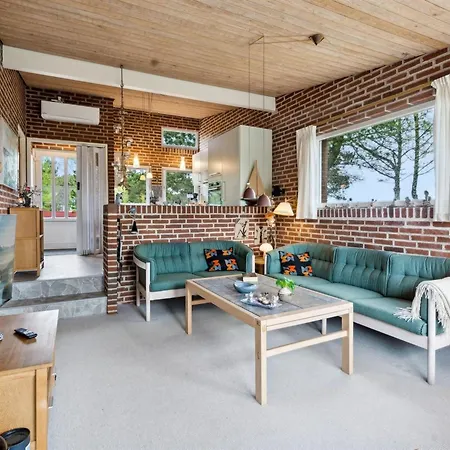 Sedine - 3-9km From The Sea By Interhome